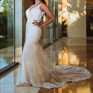 Size 6 lace wedding dress